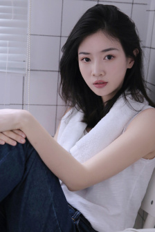 办公桌底下的秘书